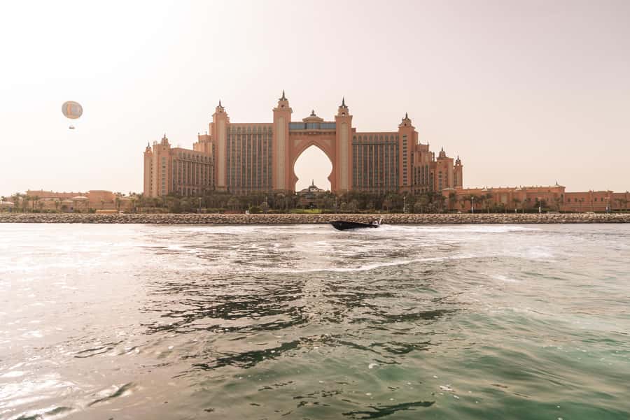 Dubai Marina: 1-Hour Luxury Sightseeing Speedboat Tour - Why this short Dubai boat tour works so well