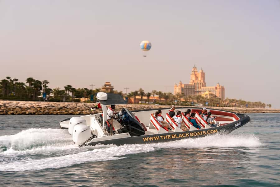 Dubai Marina: 1-Hour Luxury Sightseeing Speedboat Tour - Skydive Dubai and the run toward Atlantis