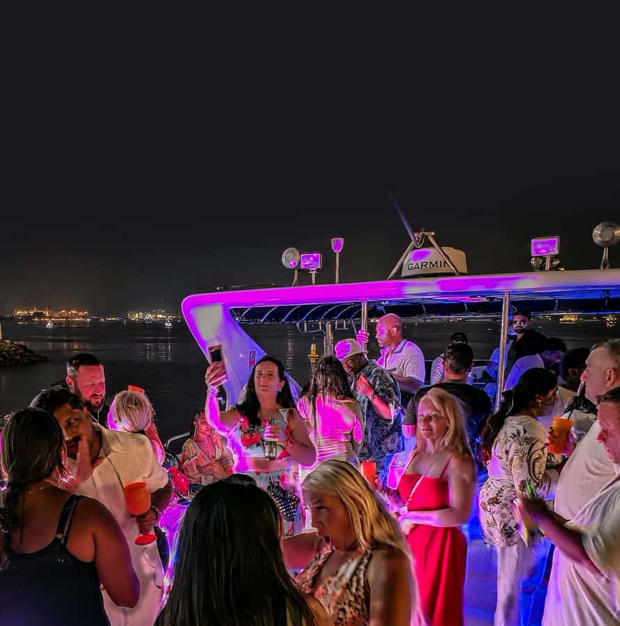 Dubai: Marina Yacht Party with BBQ, Unlimited Drinks and DJ - Who will enjoy this yacht party most?
