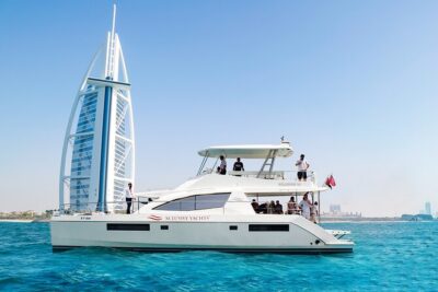 Dubai Marina Yacht Tour with Optional Breakfast or BBQ
