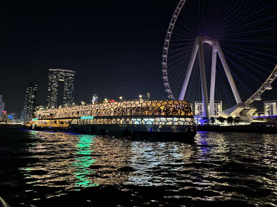 Dubai: Mega Yacht Dinner Cruise with Buffet - Boarding the Lotus Royale and choosing your deck
