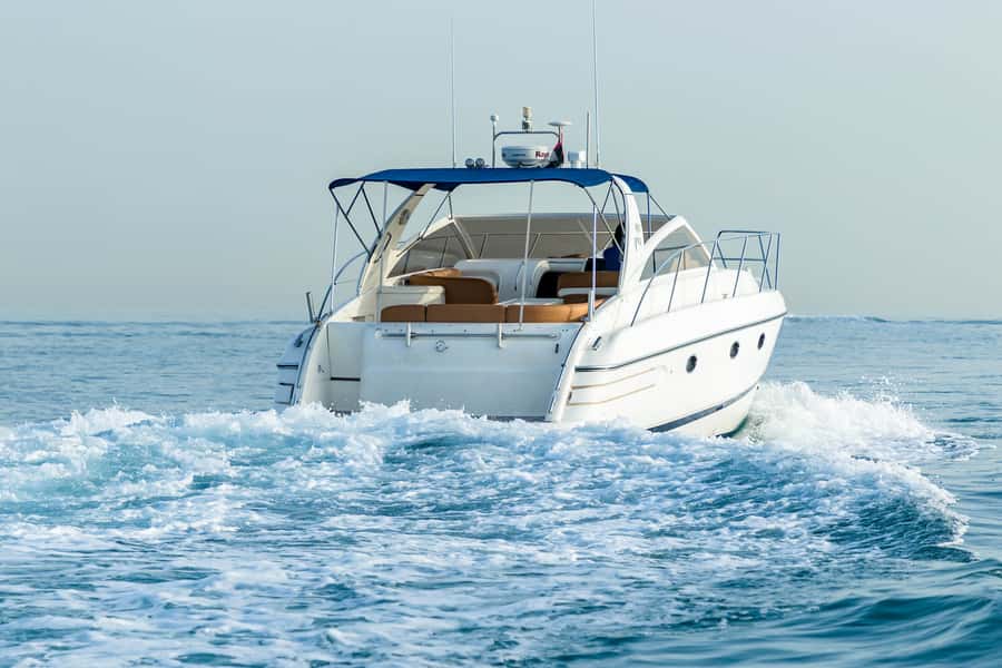 Dubai: Private Luxury Everest Yacht Cruise from Dubai Marina - Swimming, fishing, and the four-hour sweet spot