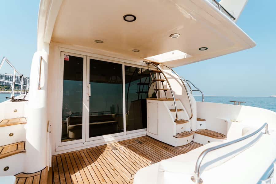 Dubai: Private Luxury Yacht Tour on a 50-Foot Yacht - How the crew shapes the day