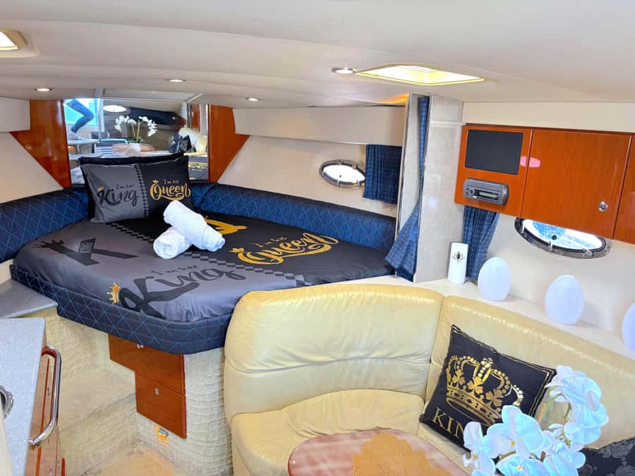 Dubai: Private Yacht Cruise for Unforgettable Memories - Service that adds real value