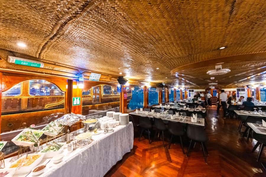 Dubai: Scenic Dhow Cruise with Buffet Dinner and Live Shows - Key points to know before booking