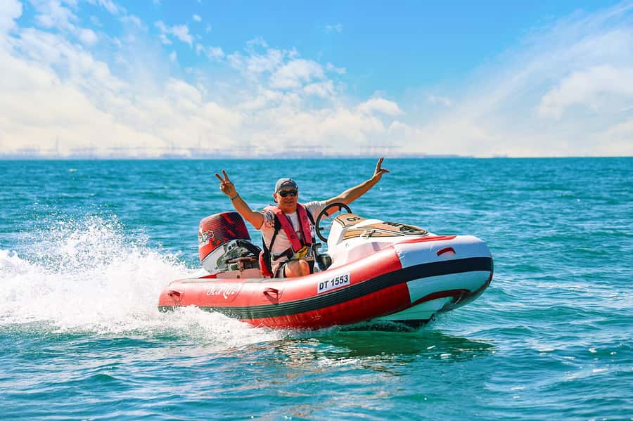 Dubai: Self-Drive Boat Experience for 1 or 2 People - Starting at Dubai Harbor, Dock Master D-1