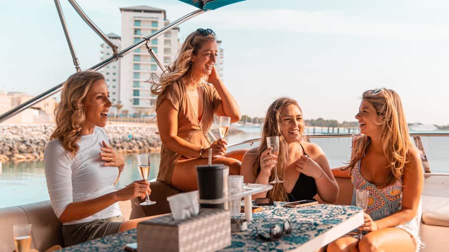 Dubai: Sunset & Night Cruise with Bites and Drinks - The 5:00 PM sunset cruise
