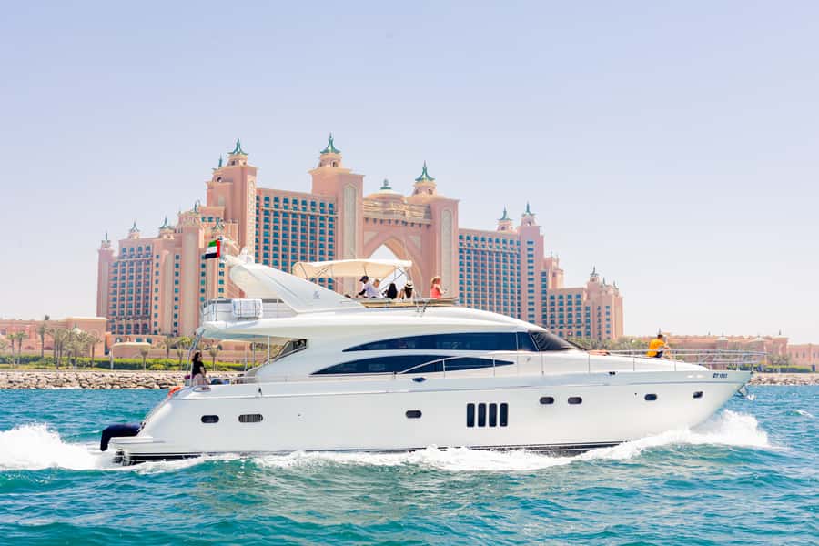 Dubai: The Luxury Yacht Tour with Live BBQ Option - What This Dubai Yacht Tour Actually Feels Like
