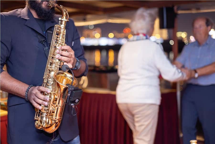 Dubai: Water Canal Cruise and La Perle Show with Dinner - Dinner on board: plentiful, but not fine dining