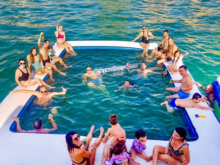 Dubai: Yacht Cruise with Swimming, Snorkeling and BBQ Lunch - Optional jet skis and extra costs