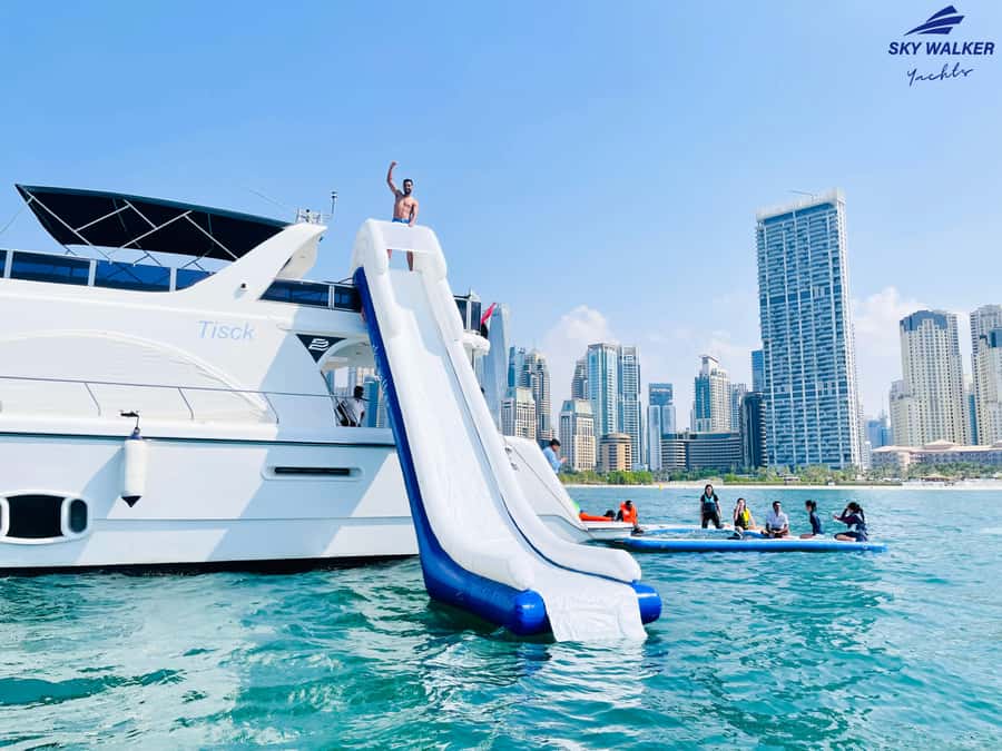Dubai: Yacht Cruise with Swimming, Snorkeling and BBQ Lunch - A shared yacht with room to spread out