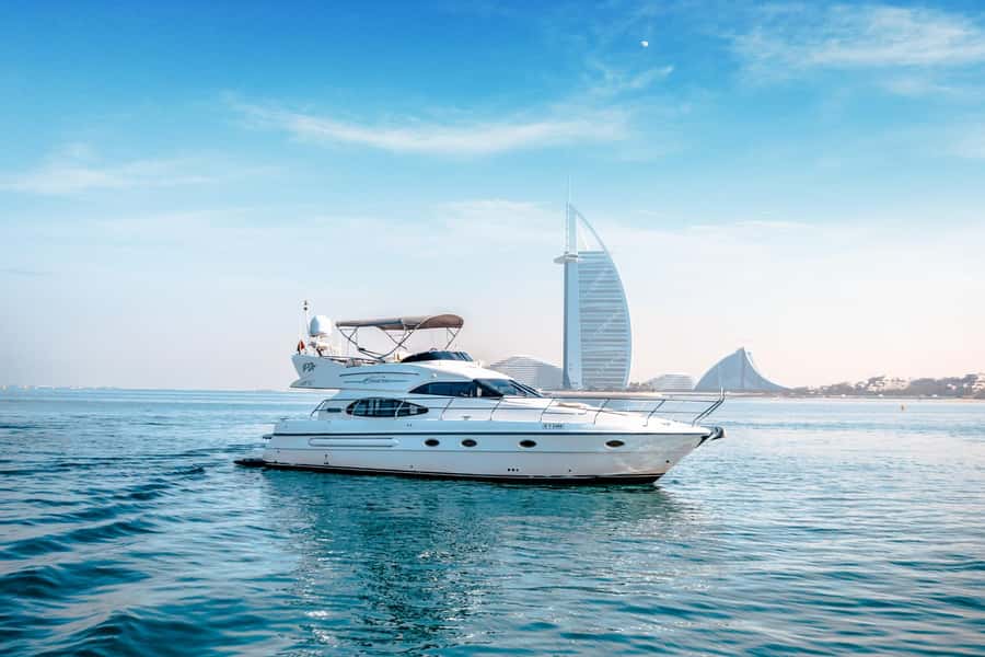 Dubai Yacht Tour - Boat Trip upto 12 guests Private event - Dubai Yacht Tour at a Glance