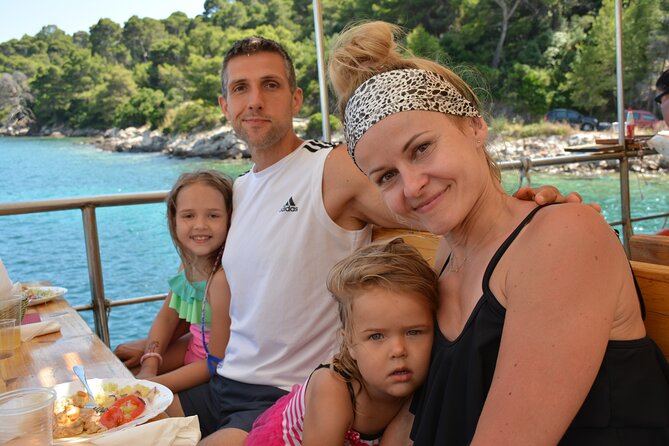 Dubrovnik: 3 Islands Boat Tour with Lunch & drinks(FR, ES, EN) - Koločep for swimming, coves, and music