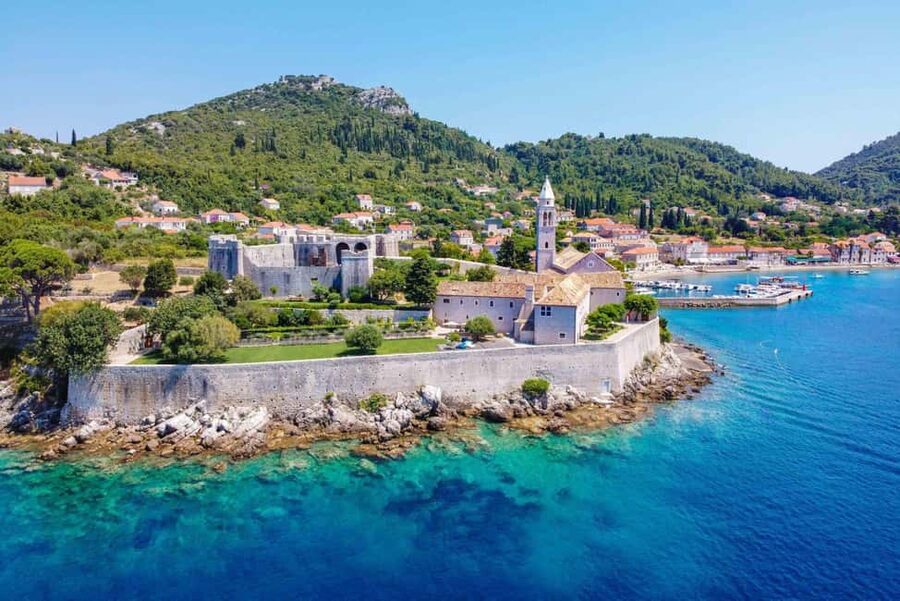 Dubrovnik: 3 Islands Fun Boat Trip with Drinks (FR, ES, EN) - Šipan: olive trees, old villas, and a short visit