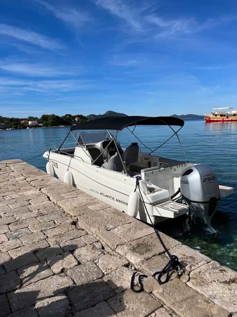 Dubrovnik: Blue Cave, Green Cave & Sunj Beach Speedboat Tour - The 8 a.m. advantage