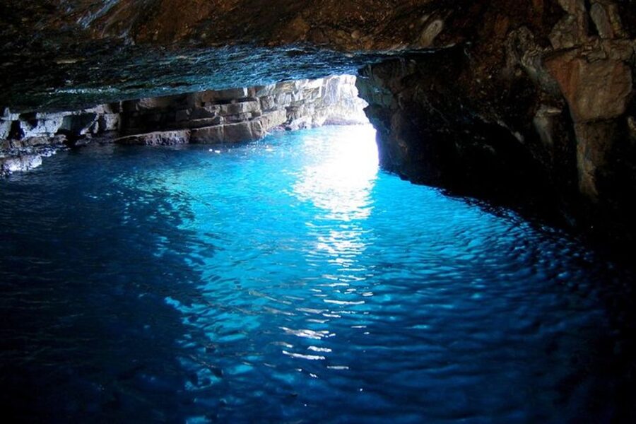Dubrovnik: Blue Cave & Sunj Beach Boat Tour with Drinks - Šunj Beach gives the trip breathing room