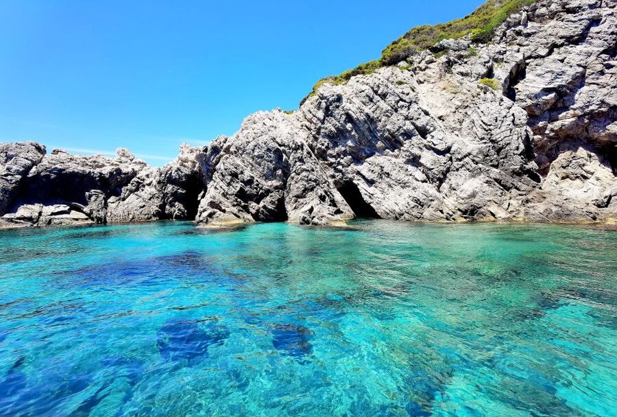 Dubrovnik: Blue Cave & Sunj Beach Boat Tour with Drinks - Who should book this boat tour
