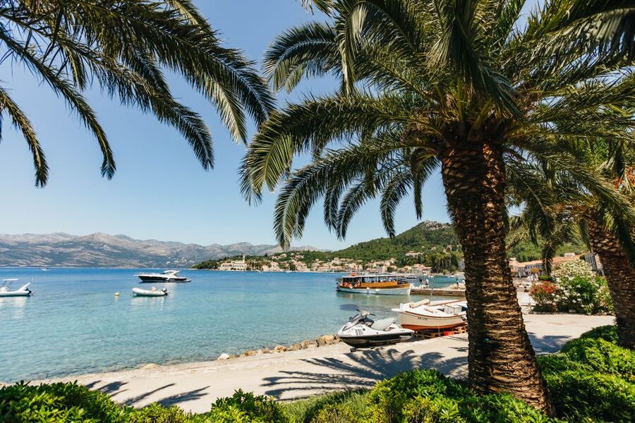 Dubrovnik: Elaphite Island Cruise w/ Drinks & Optional Lunch - The atmosphere: friendly, social, and not completely quiet
