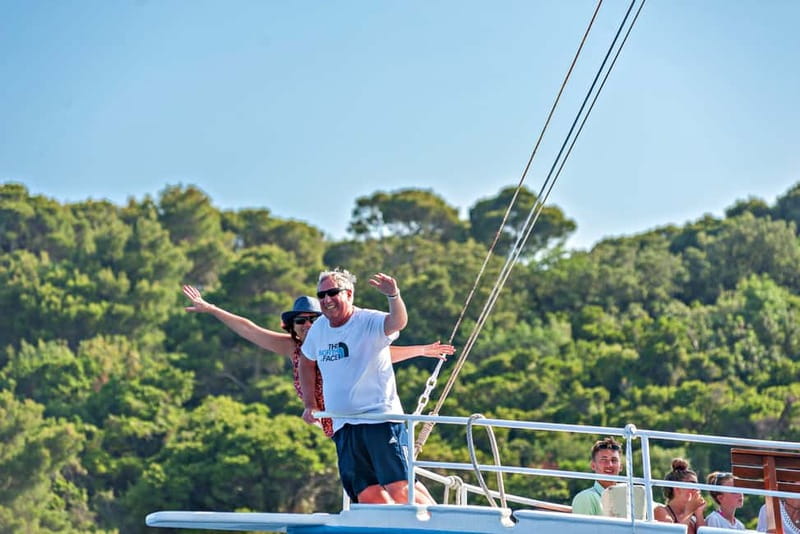 Dubrovnik: Elaphite Islands Cruise with Drinks/Lunch Options - What the open bar really includes