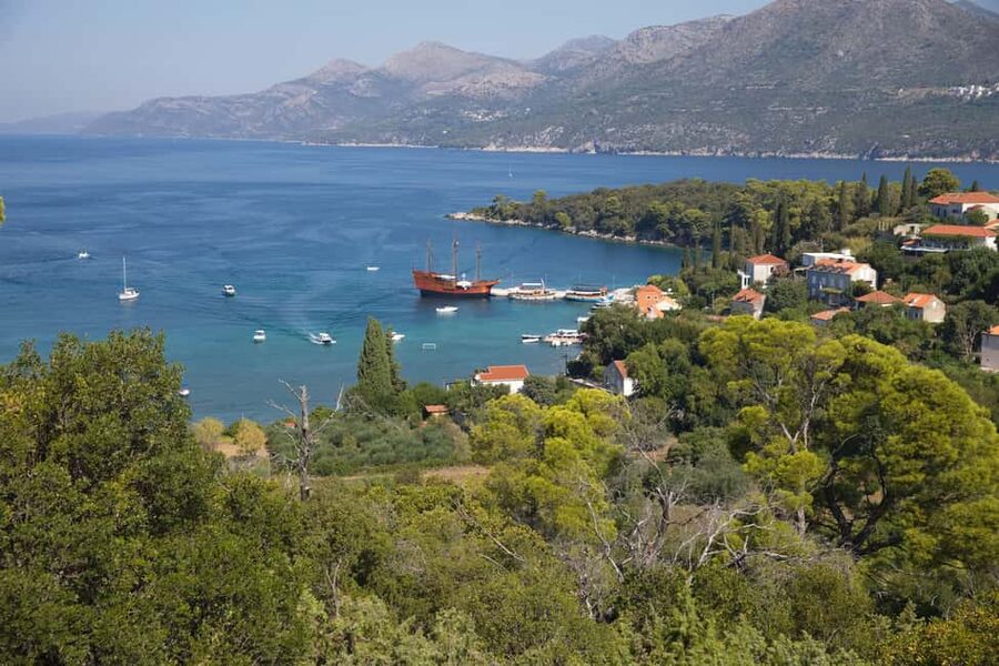 Dubrovnik: Elaphiti Island Luxury Pirate Ship Cruise - Seasonal timing and the return to Dubrovnik