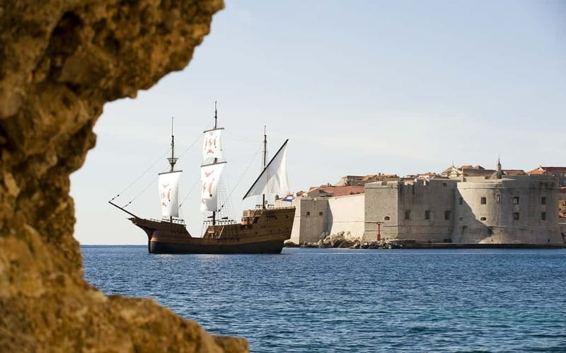 Dubrovnik: Karaka - Game of Thrones Cruise & Walking Tour - The 45-minute cruise toward King’s Landing