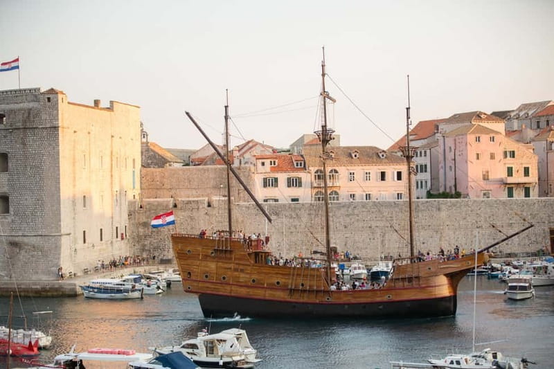 Dubrovnik: Panoramic Sunset Cruise-Karaka Ship (Adult Only) - Leaving Dubrovnik as the light begins to soften