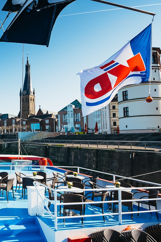 Düsseldorf: City Sightseeing Cruise on the Rhine - Finding the boat at the Rheinuferpromenade