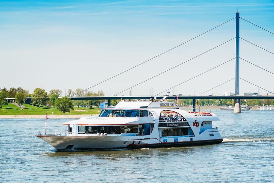 Düsseldorf: City Sightseeing Cruise on the Rhine - The best time to take this cruise