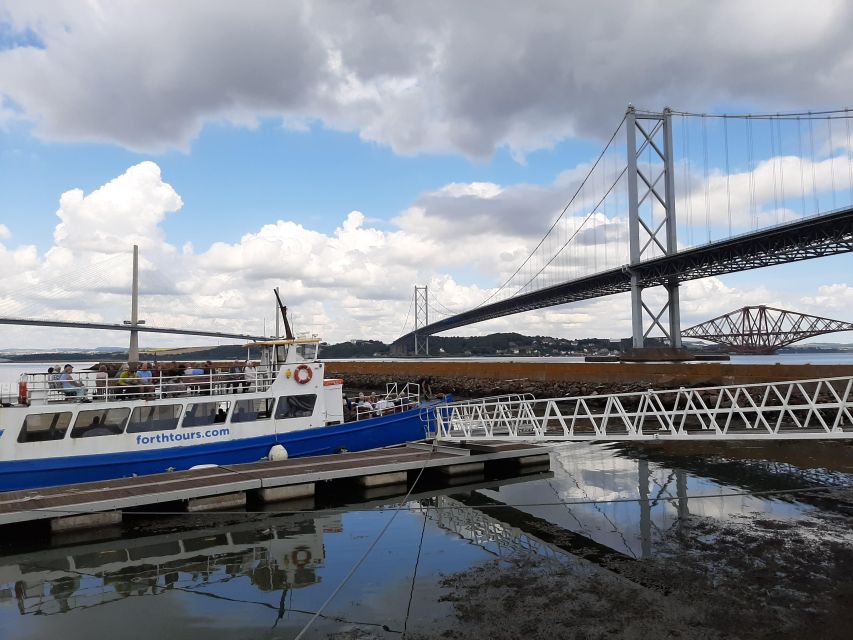 Edinburgh: 'Firth of Forth' Three Bridges Sightseeing Cruise - Commentary, crew, and comfort onboard