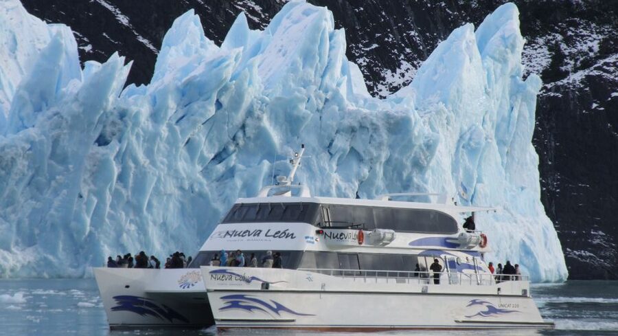 El Calafate: All Glaciers Boat Trip - Crossing Boca del Diablo into glacier country