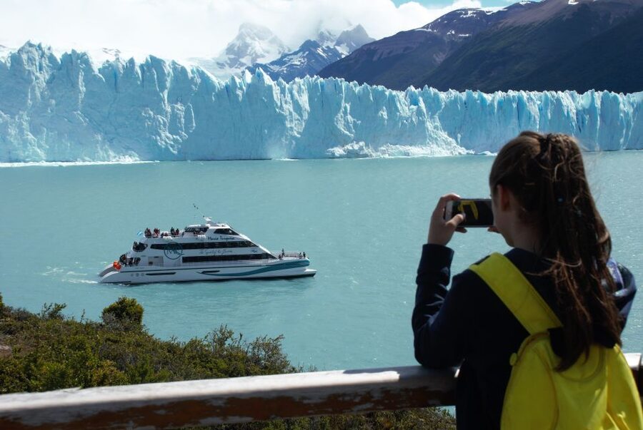 El Calafate: Glaciers Gourmet Experience - Full Day Cruise - A short walk at Puesto Las Vacas
