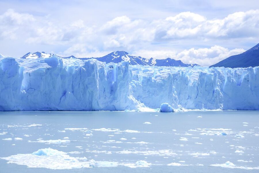 El Calafate: Glaciers Gourmet Experience - Full Day Cruise - Upsala Canal and the distant ice of Upsala