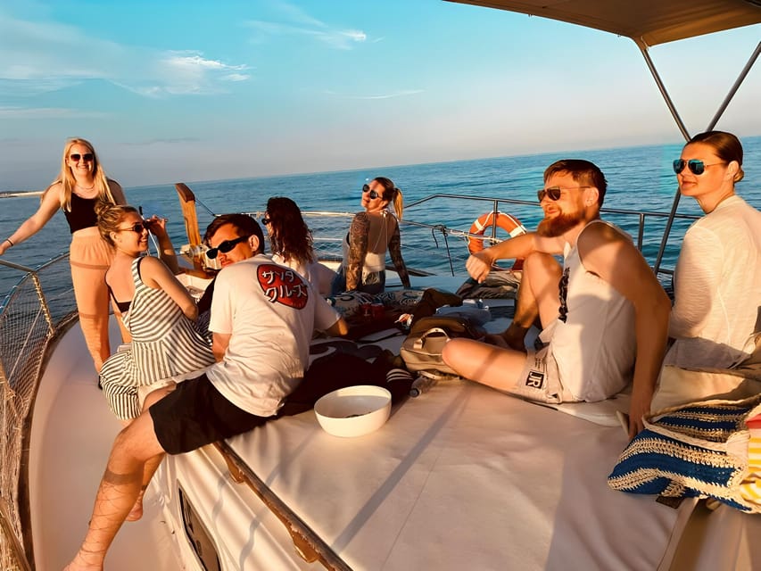 Estepona: Dolphins Searching Sea Cruise with Drink & Snacks - Shared or private: choosing the right booking