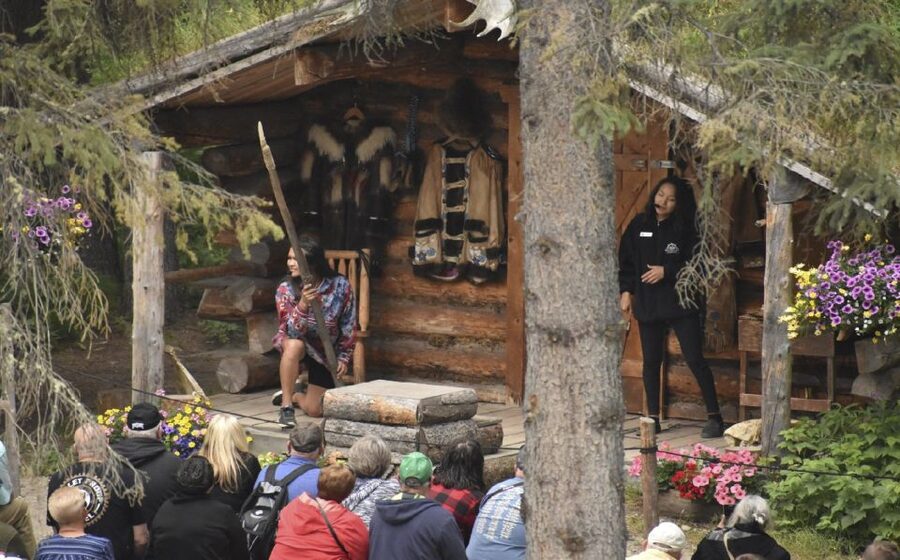 Fairbanks: Riverboat Cruise and Local Village Tour - Trail Breaker Kennel and the sled dog demonstration