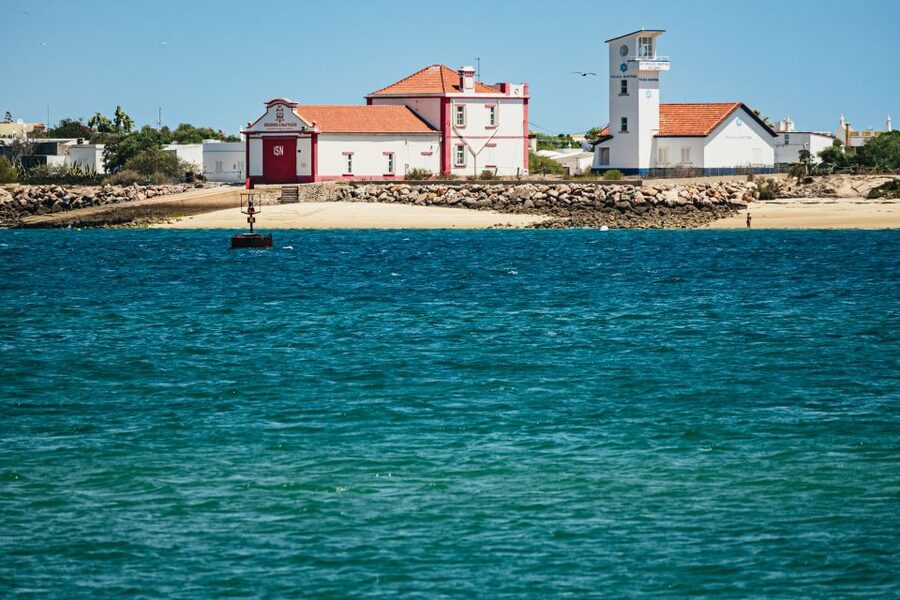 Faro: Deserta Island and Farol Island Catamaran Boat Trip - Farol Island: Lighthouse, Village, and White Sand