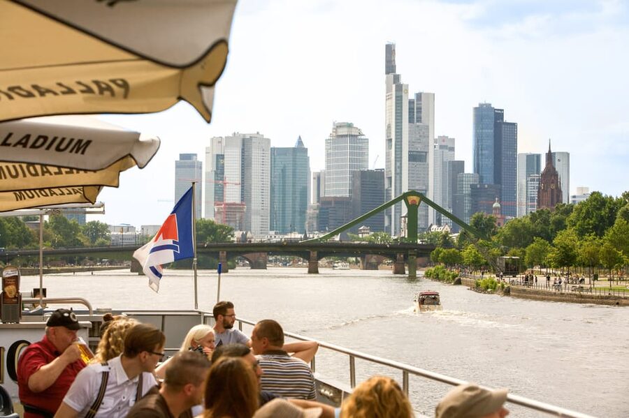 Frankfurt: 1-Hour Panorama Boat Cruise on the river Main - Starting Near the Eiserner Steg