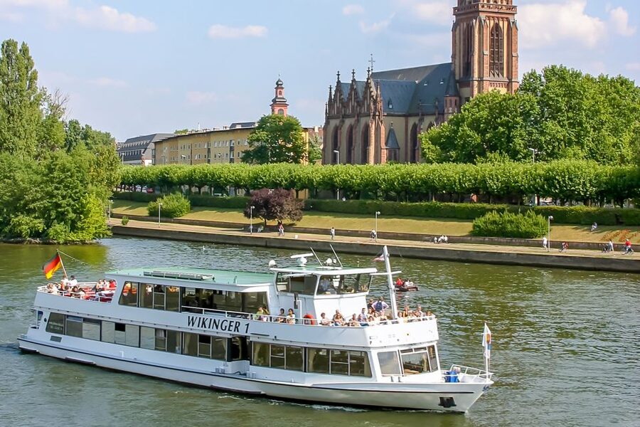 Frankfurt: River Main Sightseeing Cruise with Commentary - Why a Main River cruise works in Frankfurt