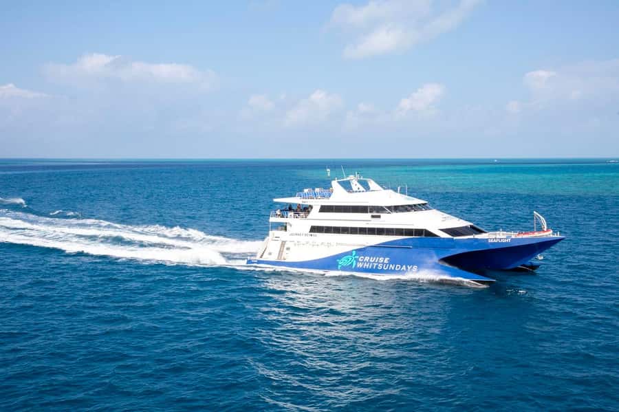 From Airlie Beach: Great Barrier Reef Adventure Cruise - Buffet lunch and the food schedule