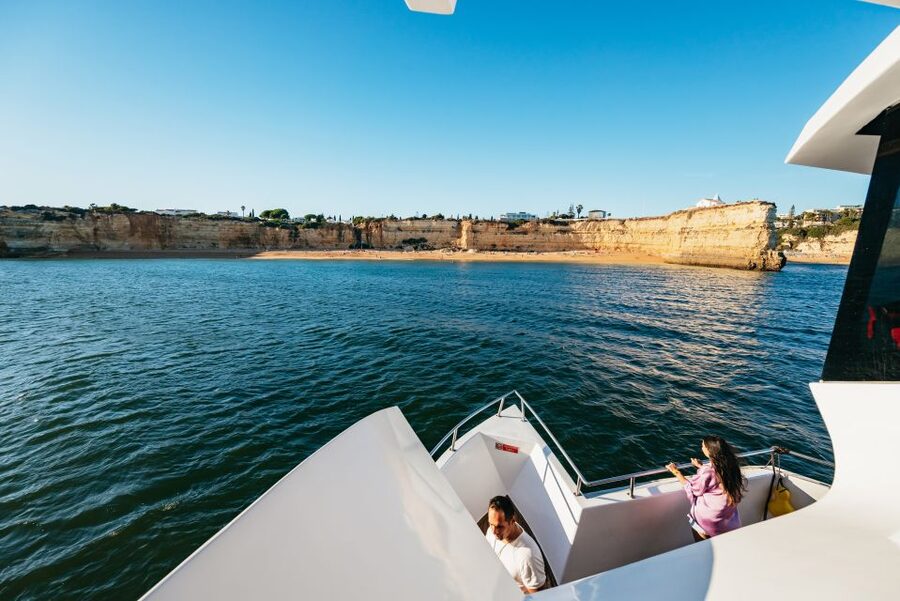 From Albufeira: Sunset Cruise and Beach BBQ with Open Bar - What arrives on the barbecue plates