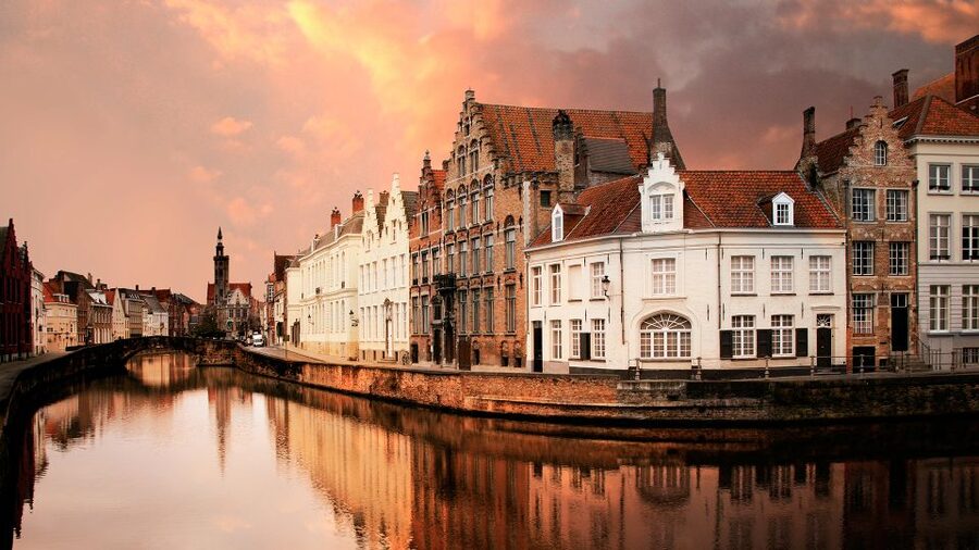 From Amsterdam: Bruges Day Trip in English with Boat Option - Eating, shopping, and spending your free time