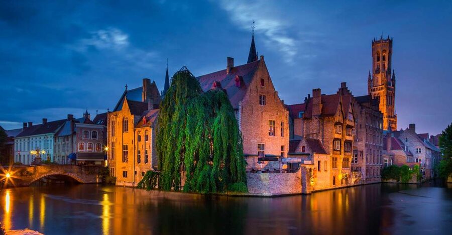 From Amsterdam: Bruges Day Trip in English with Boat Option - Meeting at ALOHA and settling into the coach
