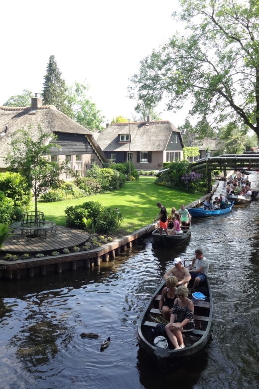 From Amsterdam: Giethoorn Day Trip with Small Electric Boat - Why Giethoorn makes a worthwhile day trip
