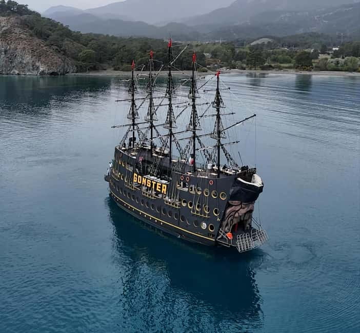 From Antalya/Kemer: All-Inclusive Party Boat with Lunch - The foam party and DJ program