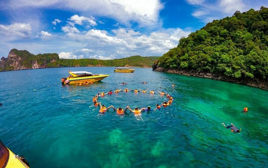 From Ao Nang: Phi Phi Islands Day Tour by Boat with Lunch - Who should book this day trip