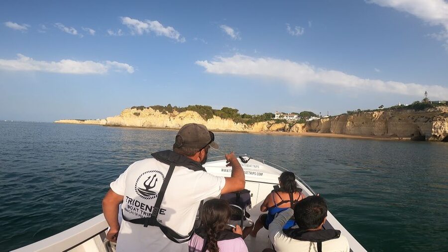 From Armação de Pêra: Benagil Caves and Beaches Boat Tour - The tour at a glance