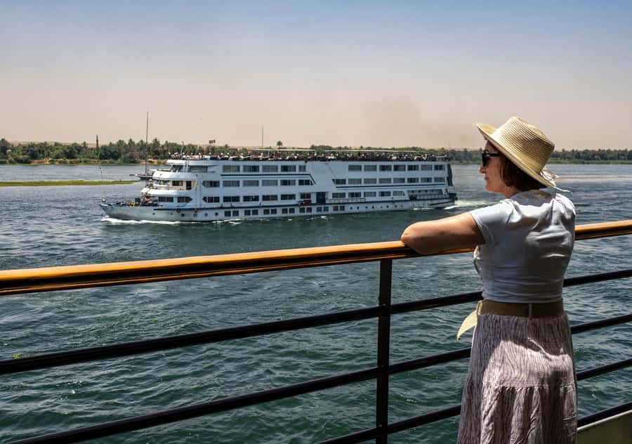 From Aswan: 3-Day Cruise to Luxor with Hot Air Balloon - Kom Ombo at sunset