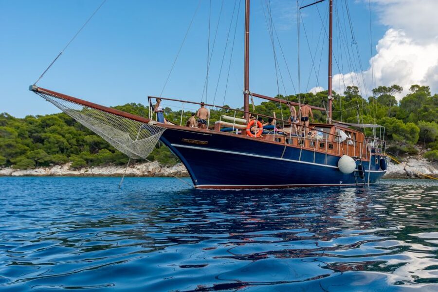 From Athens: Aegina, Agistri and Metopi Day Cruise w/ Lunch - Agistri: pine-covered shores and a quick island break