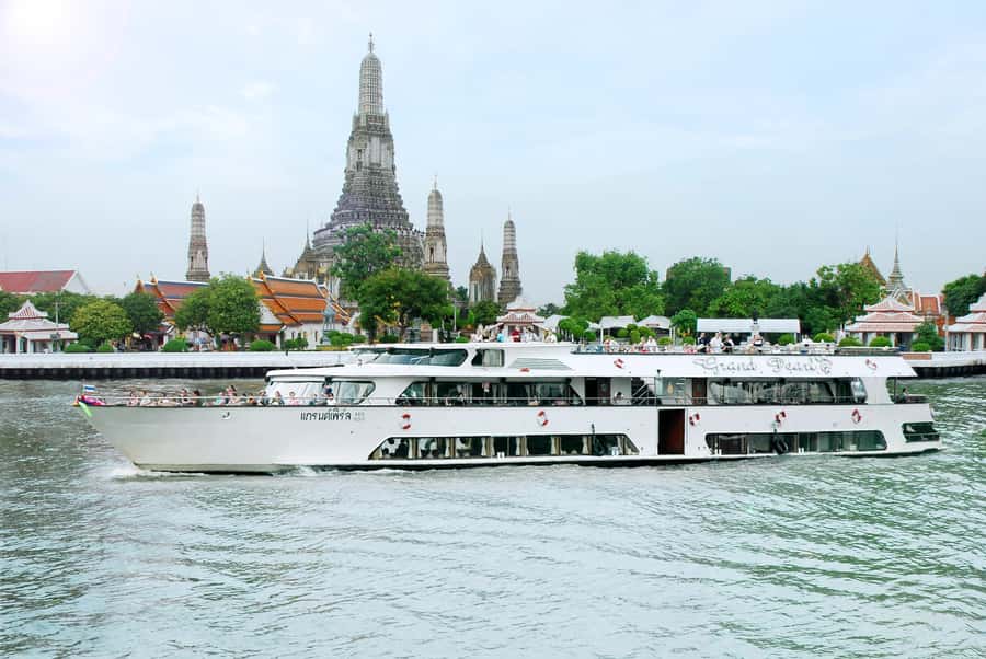 From Bangkok: Ayutthaya Day Tour by Bus with River Cruise - The early departure and coach ride north