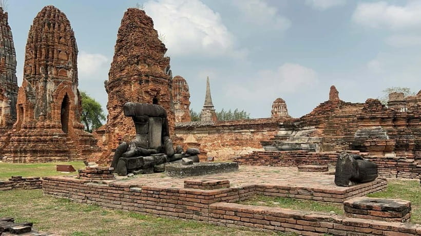 From Bangkok: Ayutthaya Heritage Tour with Sunset Boat Ride - Wat Chaiwatthanaram at the edge of sunset