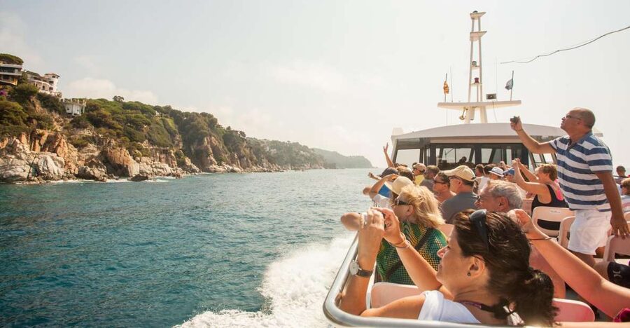 From Barcelona: Costa Brava Day Tour with Boat Trip - Leaving Barcelona for the Catalan coast